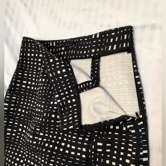 Theory Pencil Skirt Geometric Lines Black White Back Slit Unlined Size 0 - Picture 12 of 16